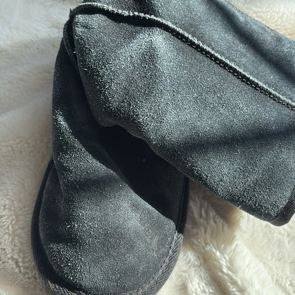 Koolaburra by UGG Kids Bow Boots – Size 2 | Black Suede | Cozy Winter Style | - Picture 4 of 9